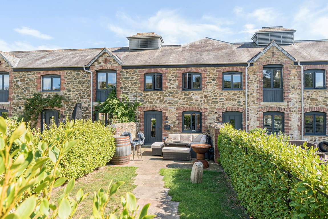 Hareston Farm Barns, Yealmpton, Devon