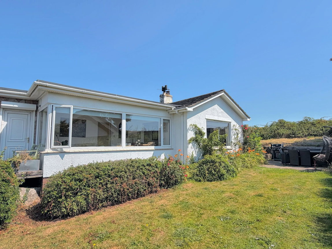 Bigbury, Nr Kingsbridge, TQ7 4AP