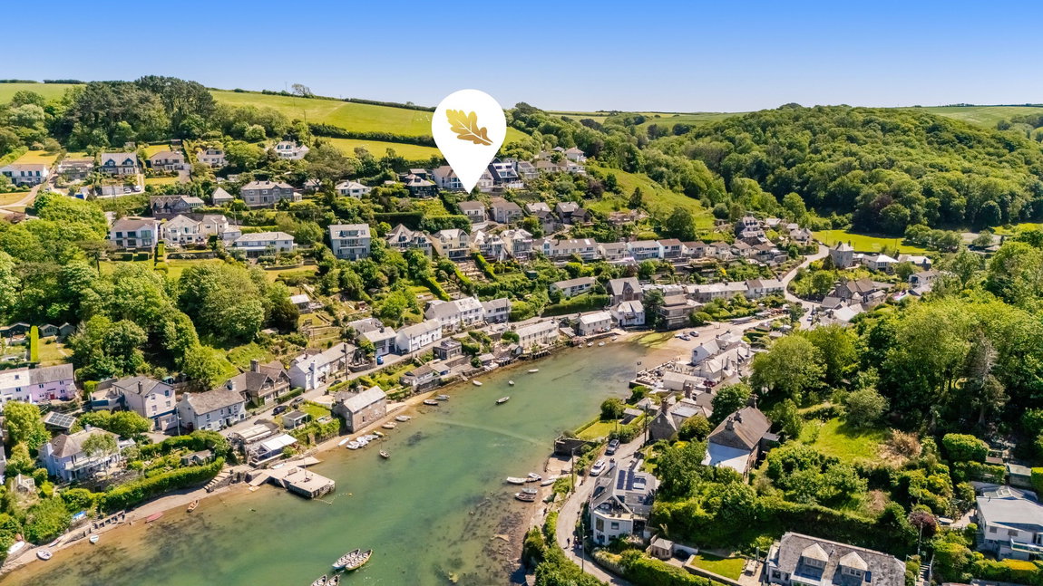 Revelstoke Road, NOSS MAYO, South Devon