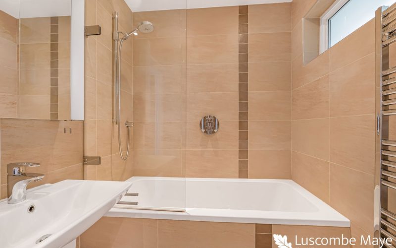 Family-bathroom_1772615121676.jpg