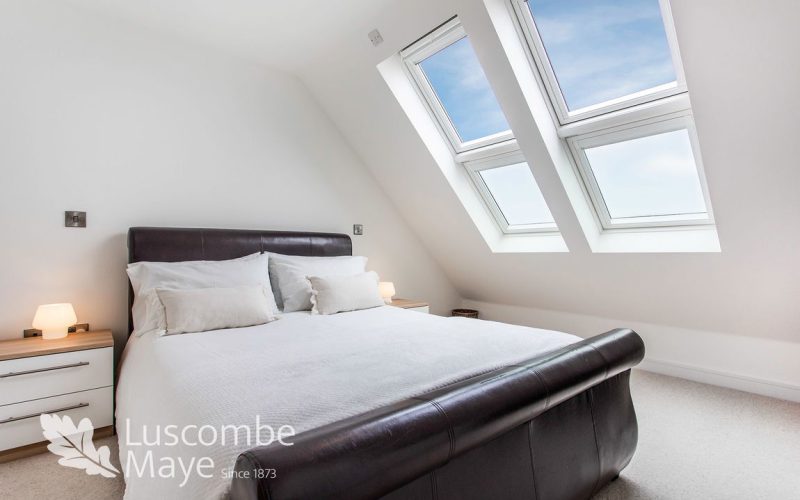 ocean-bedroom-1_1718960405861.jpg