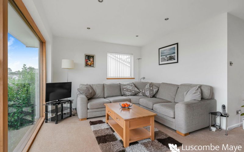 Living-Area-_2__1772615121685.jpg