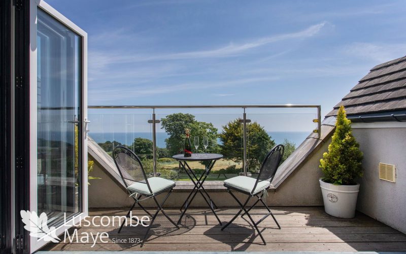 ocean-balcony-1_1718960379982.jpg