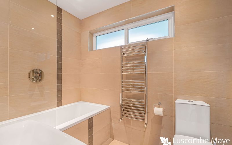 Family-bathroom2_1772615121676.jpg