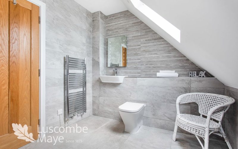 ocean-bathroom-1_1718960392808.jpg