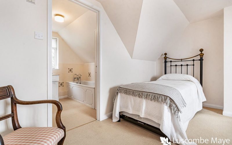 9_95383_watermarked_1792507461022.jpg