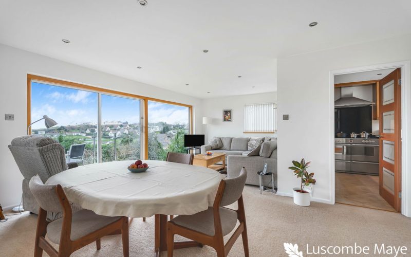 Dining-Area-into-Living-Area_1772615121673.jpg