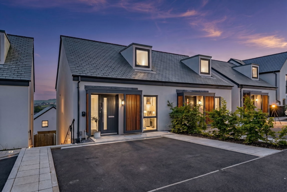 Applegate Way ,Kingsbridge