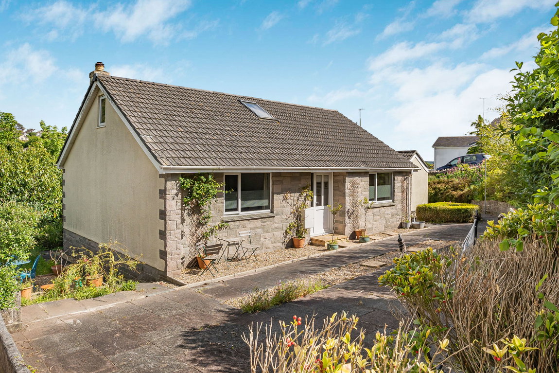 Manor Park, Kingsbridge, TQ7 1BB