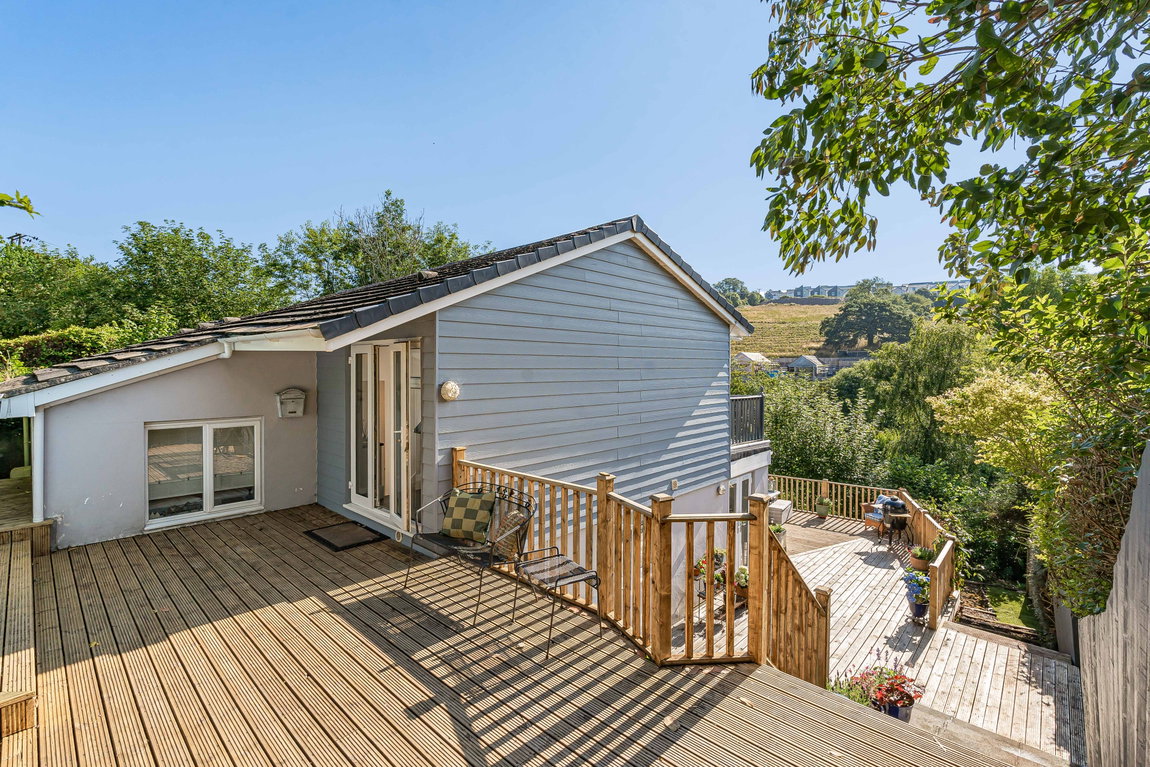Manor Park, Kingsbridge, TQ7 1BB