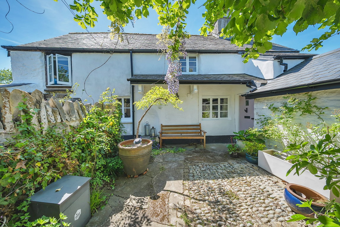 Broadhempston, Totnes