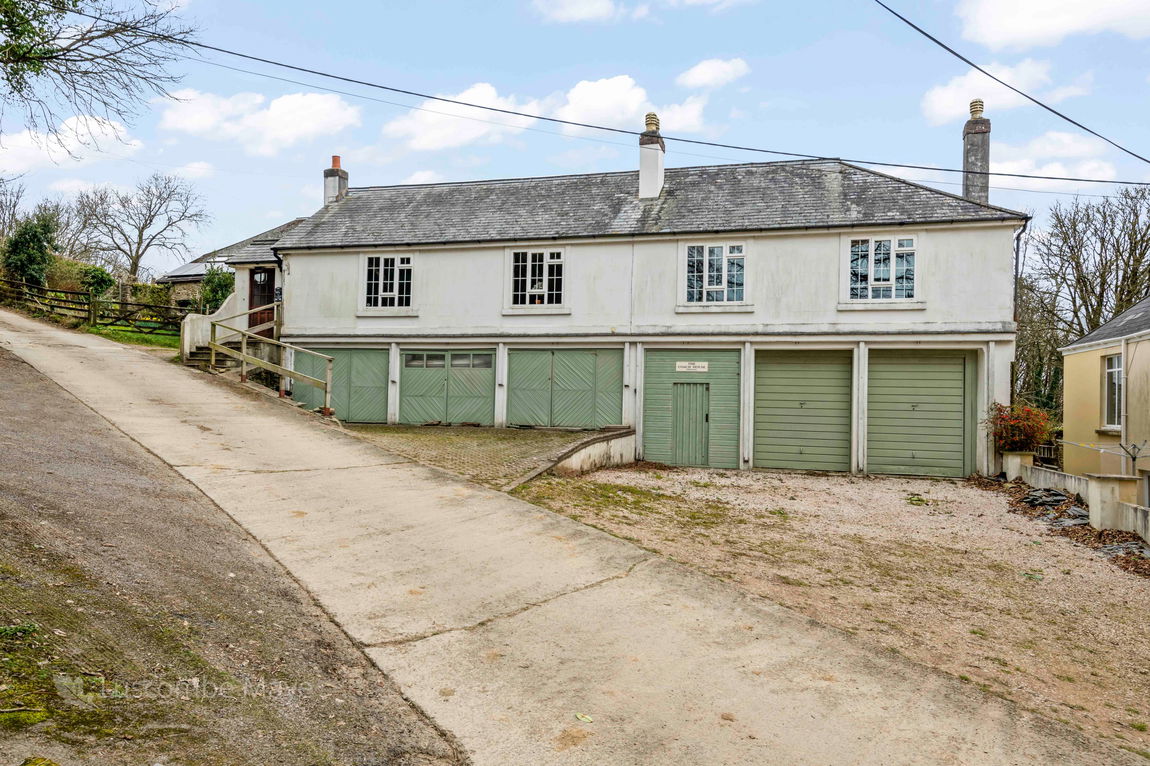 The Coach House, South Pool