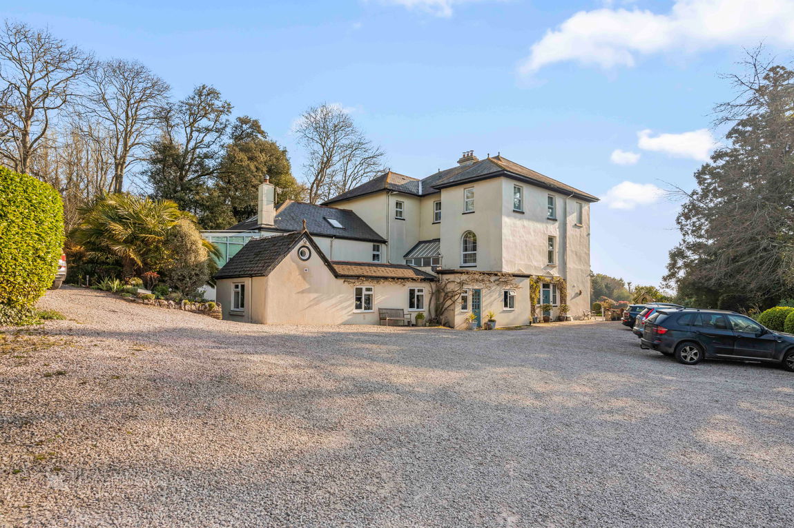 Stokenham, Kingsbridge, TQ7 2SE