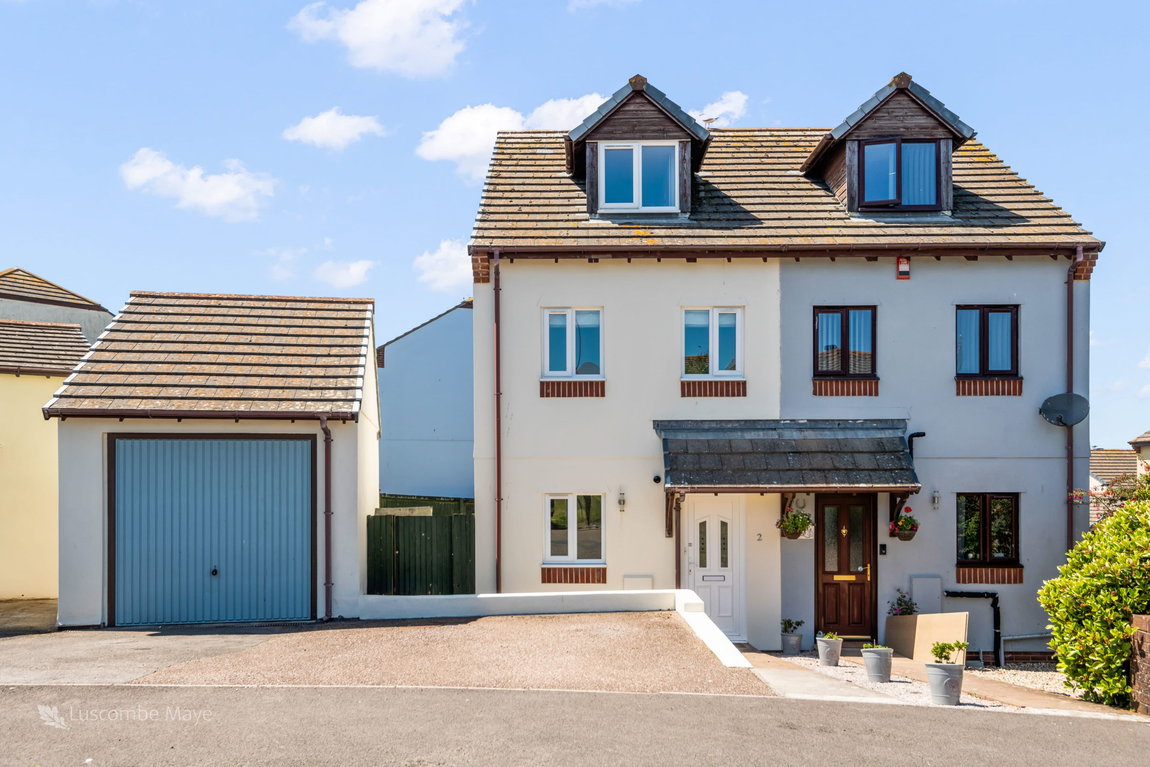 Oakwood Close, Dartmouth