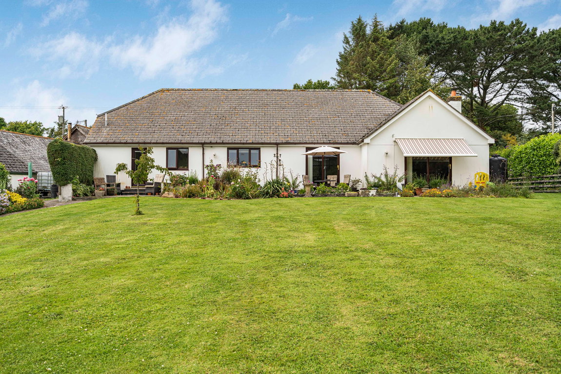 Kernborough, Kingsbridge, TQ7 2LL