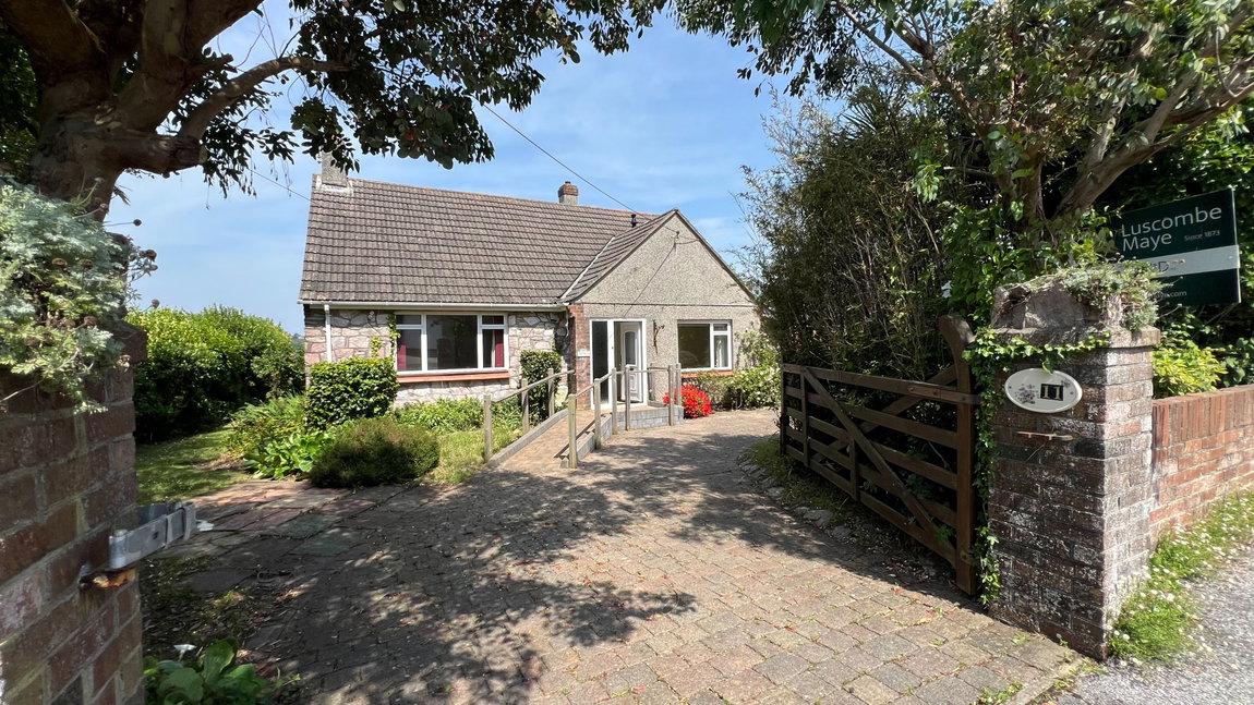 Valley Drive, WEMBURY, South Devon