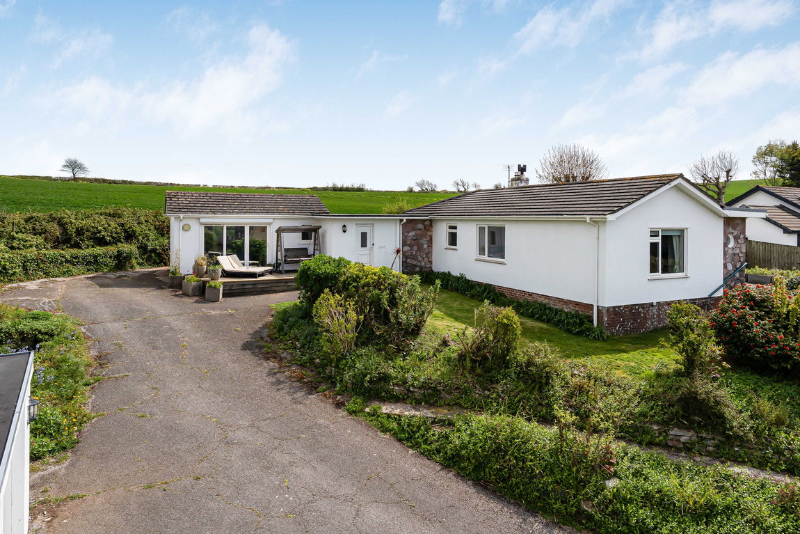 Bigbury, Nr Kingsbridge, TQ7 4AP