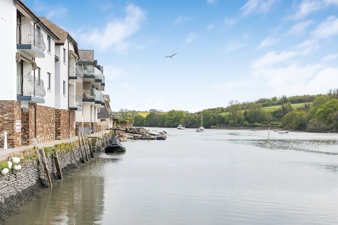 Embankment Road, Kingsbridge
