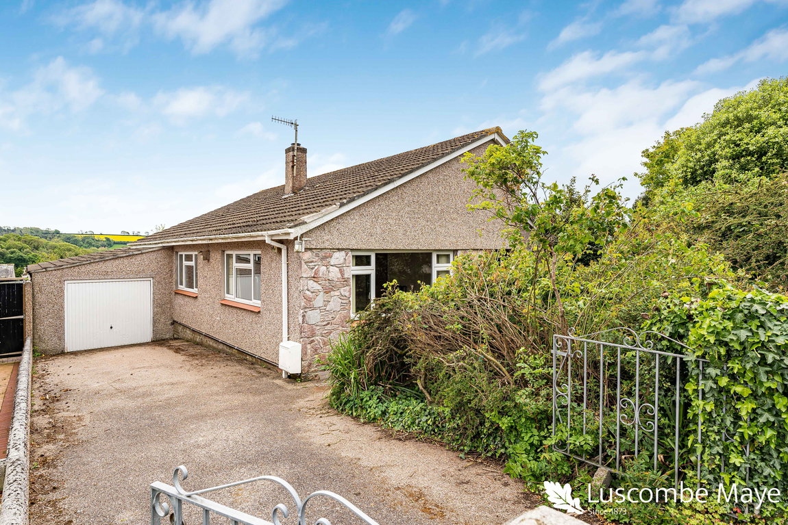 Elm Tree Park, Yealmpton, Devon