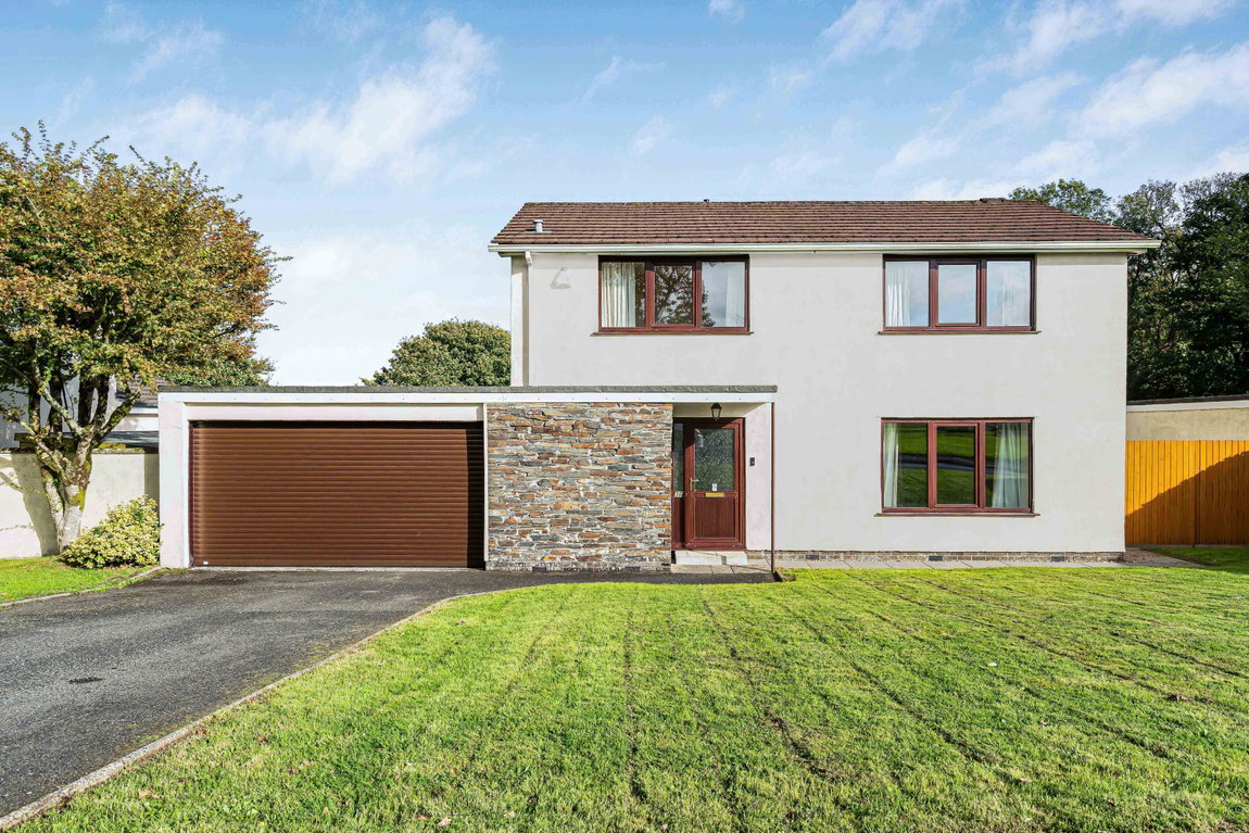 Leat Walk, Roborough, Plymouth, PL6 7AT
