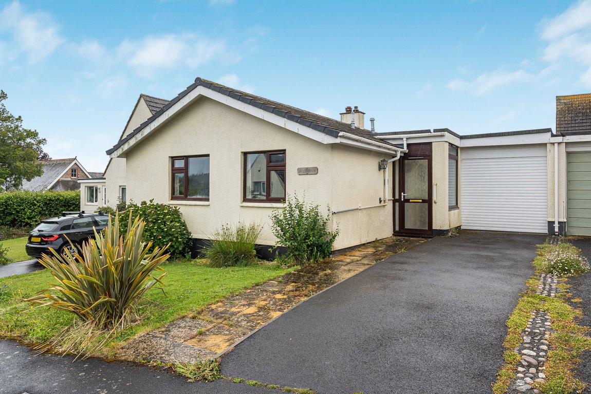 Butt Park, Stokenham, Kingsbridge, TQ7 2SH
