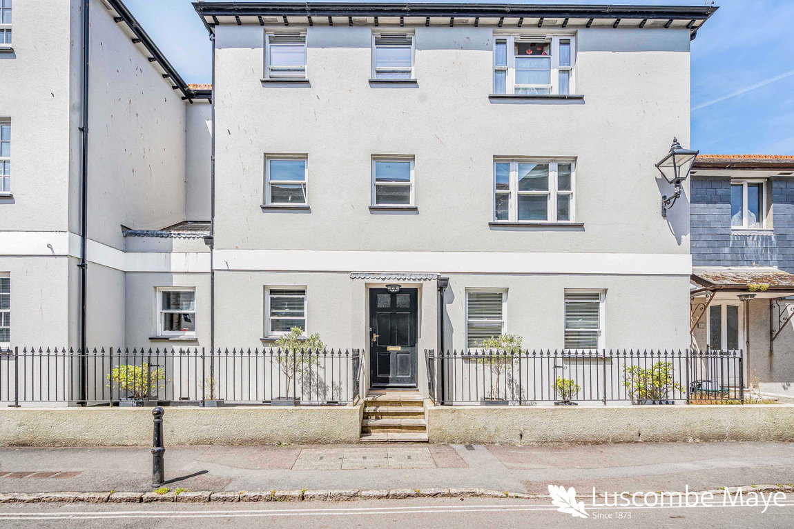 Ticklemore Street, Totnes, TQ9 5EJ