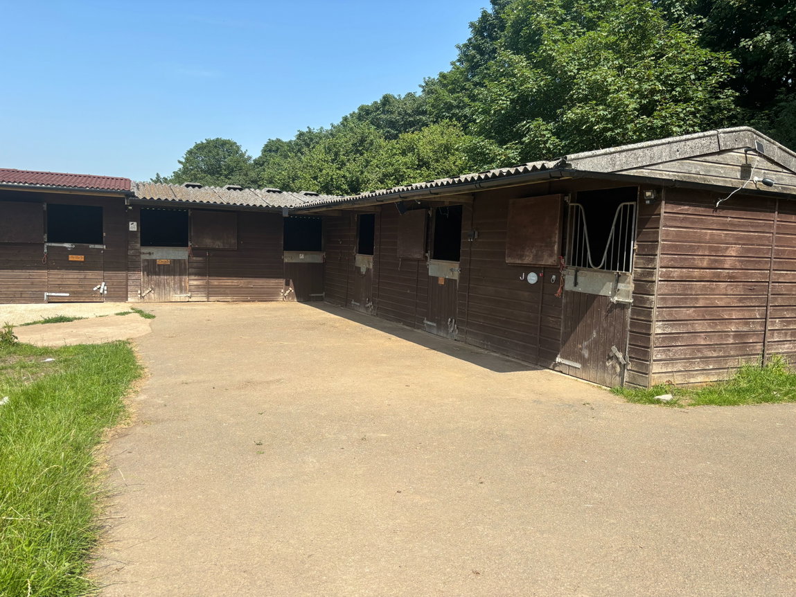 New Barn Stables, Plympton, PL7 1UB