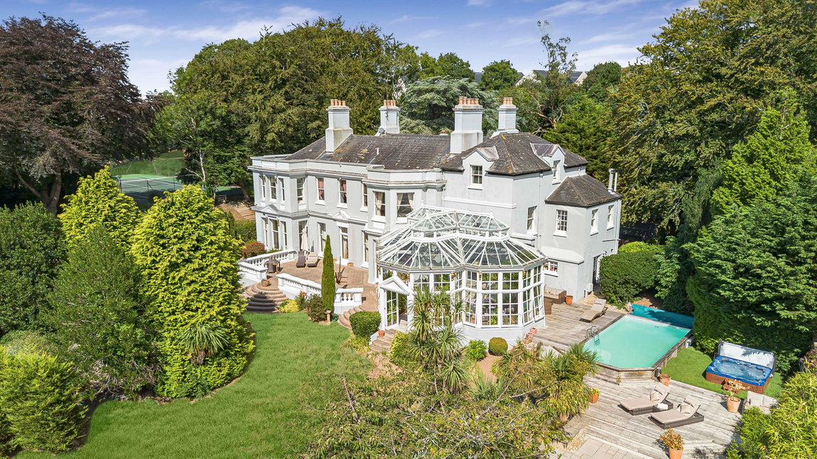 LOT 1 – Brixton House, The Paddock & Land at Venn Farm (Phase 2B)