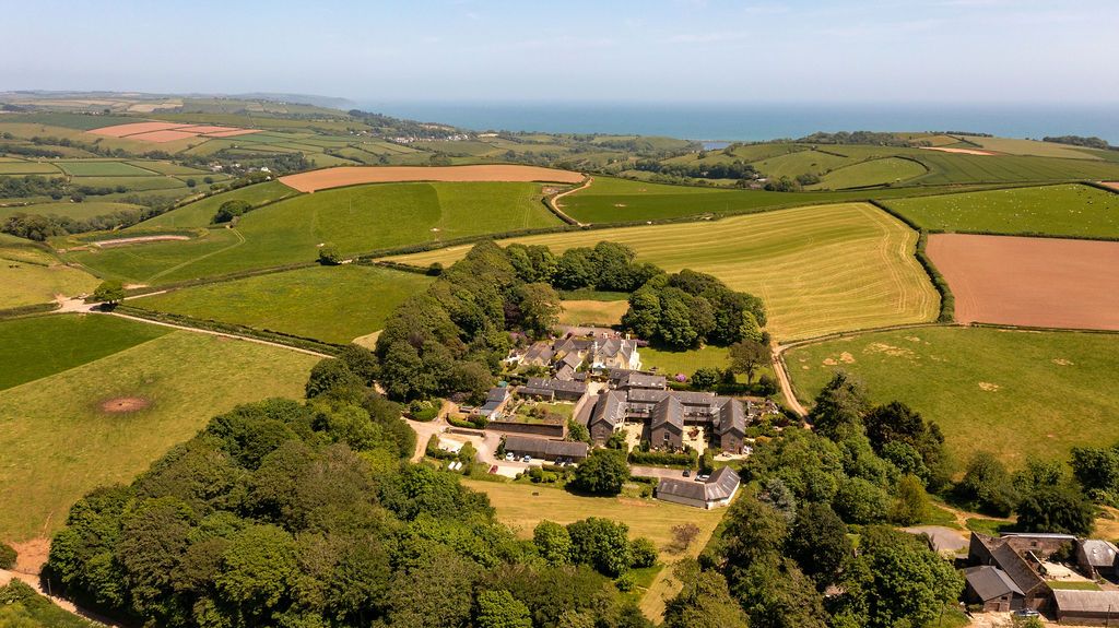 Coleridge Barns, Chillington, Kingsbridge, TQ7 2HR